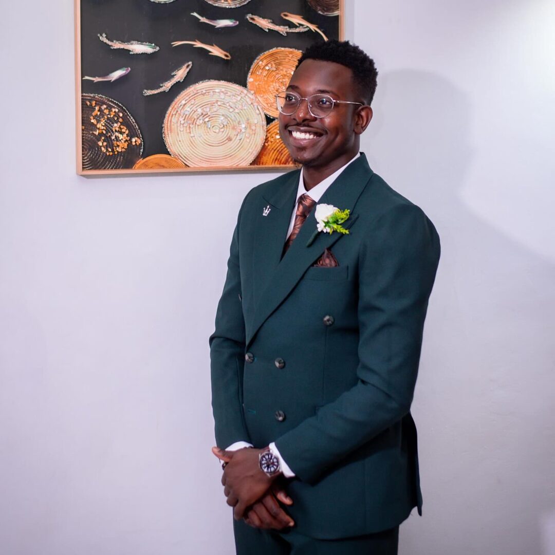 Emerald Prestige Double-Breasted Suit 1